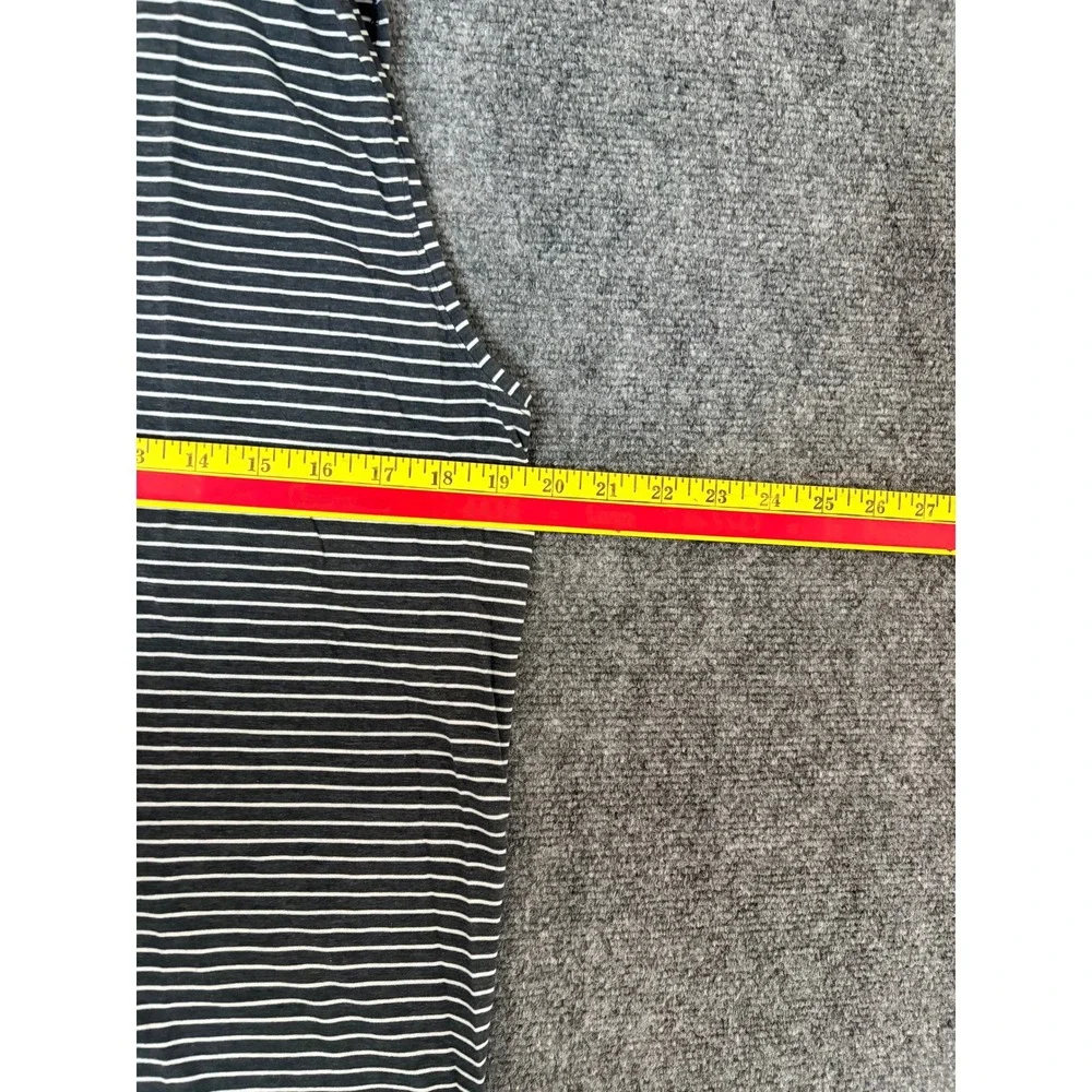 Lululemon Striped Sleeveless Tank Top Black White Curved Hem Crew Neck Womens 8?